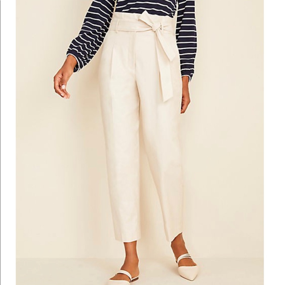 Ann Taylor Paperbag Belted Pants 

Size 0